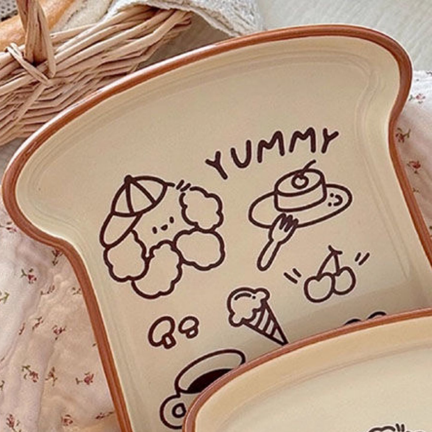 食パン型お皿🍞 パンのお皿 パン皿 食器皿 プレート 電子レンジ食洗器対応 デザート 朝食用 おしゃれ 子供用 ギフト 陶器 磁器