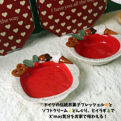 激可愛い クッキー柄 クリスマスカラー さら 皿 お皿 ソフトクリーム 可愛い かわいい プレゼント プレゼント用 ギフト 陶器  直径 22.3cm 大きめ 小さめ 大皿 中皿 小皿 限定  ホームパーティー  おしゃれ お洒落 オシャレ 上級者 お祝い 女性　子供 子ども 子供用 食器 器