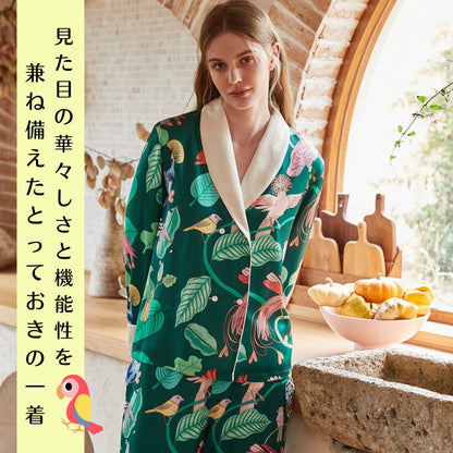 【先行発売開始】2025秋冬新作 🎃ホットシルク　裏地ベロア　グリーン   オウム＆植物柄  長袖 長ズボン パジャマ ルームウェア