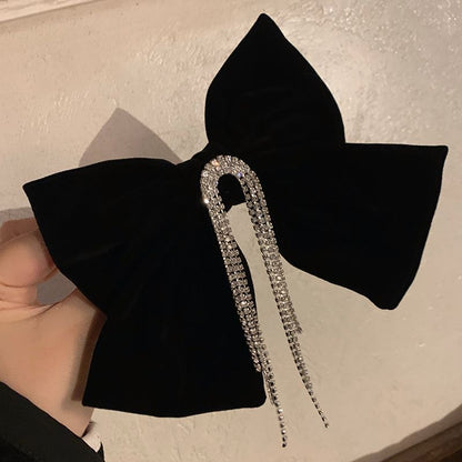 【FIORA】ふわり、ゆらり・ひとさじのドラマを、ベロアヘアクリップ