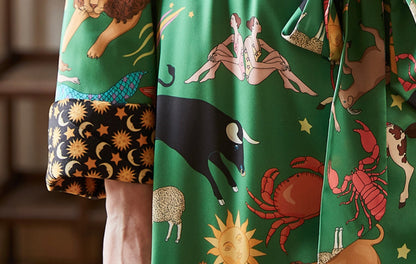 【先行発売開始】2025秋冬新作 🎃ホットシルク　ガウン　バスローブ　裏地ベロア　グリーン   星座柄 　襟太陽＆月柄  パジャマ ルームウェア