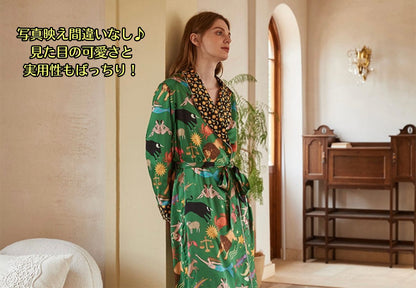 【先行発売開始】2025秋冬新作 🎃ホットシルク　ガウン　バスローブ　裏地ベロア　グリーン   星座柄 　襟太陽＆月柄  パジャマ ルームウェア