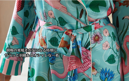 【先行発売開始】2025秋冬新作 🎃ホットシルク　ガウン　バスローブ　裏地ベロア　フラミンゴ柄 　襟ストライプ柄 パジャマ ルームウェア