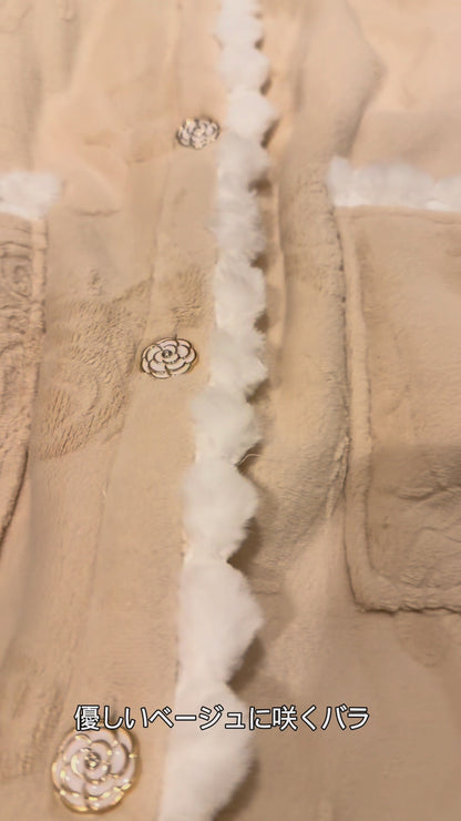 【秋冬物発売開始！！】2025 冬新作❄️日本製❤️モコモコルームウェア　ベージュ　バラ　羽織り　ワンピーススタイル